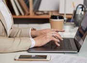 4 Laptop untuk Kerja Kantoran: Panduan Memilih Laptop yang Bagus