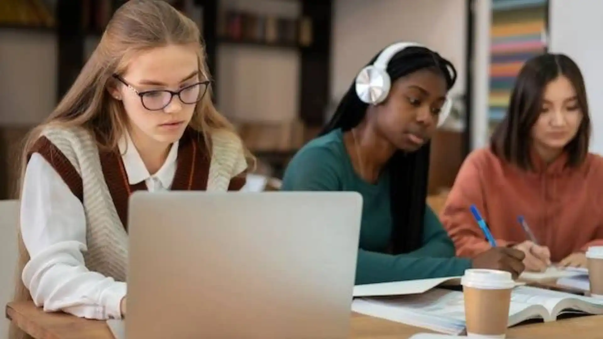 laptop untuk mahasiswa teknik terbaik 2024