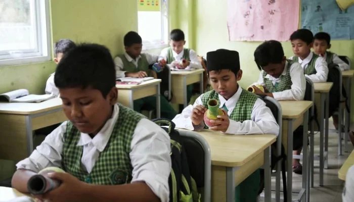 Siswa Madrasah Jakarta Dihimbau Belajar Online 1 September 2025