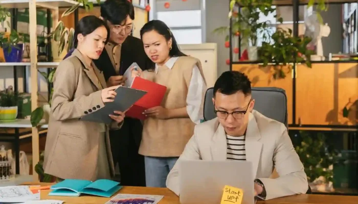 5 Tipe Rekan Kerja Passive-Aggressive yang Merusak Mental di Kantor