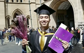 Vidi Aldiano Lulus Cumlaude S2 di Inggris, Ini Kisah Pendidikannya